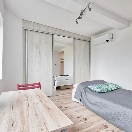 Stawowa Standard By Bookinghost *