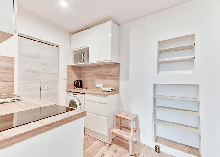 Stawowa Standard By Bookinghost