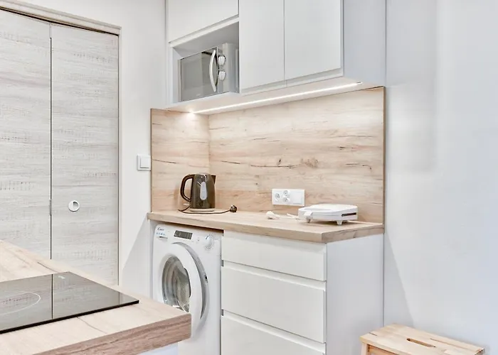 Stawowa Standard By Bookinghost * ヴロツワフ